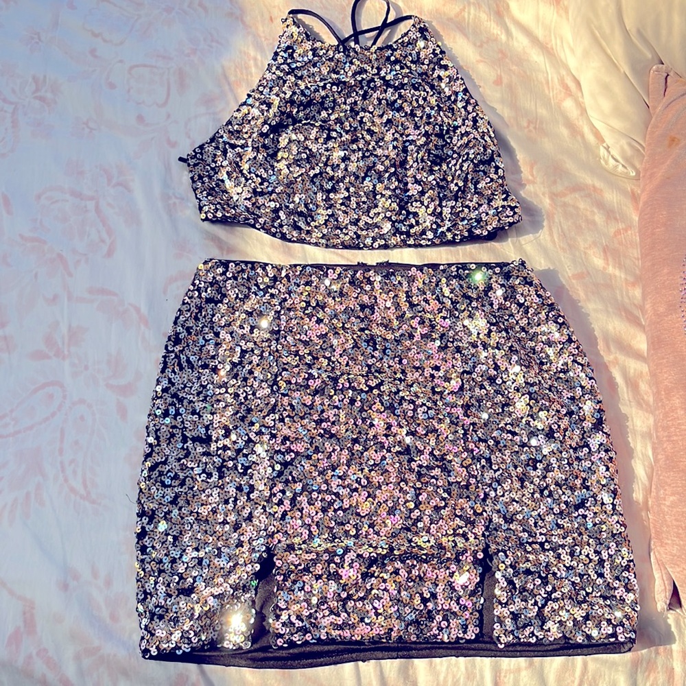 Sequence two piece set